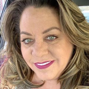 Meet your Posher, Debra